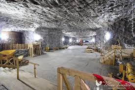 Salina ocnele mari este amenajata la o adancime de 225 de metri sub nivelul marii. Salina Ocnele Mari Valcea TuristicÄƒ