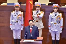 Phạm minh chính, ủy viên bộ chính trị khóa xiii, trưởng ban tổ chức trung ương đảng, đại biểu quốc hội khóa xiv, giữ chức vụ thủ tướng chính phủ chủ tịch quốc hội vương đình huệ cho biết, theo quy định của hiến pháp, thủ tướng chính phủ là chức danh phải tuyên thệ trước quốc hội sau. W Jbp9hgdkjeum