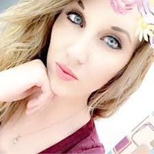 Leah Barton (@leahmariee8)