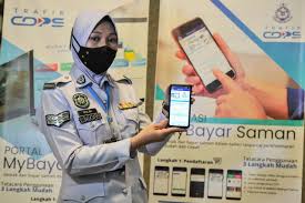 Polis diraja malaysia royal malaysian police showcasing our officers on duty in the capital of malaysia, kuala lumpur. Tawaran 50 Diskaun Saman Polis Sehingga 11 April 2021