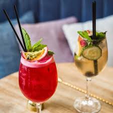 Bim Bam Boum Ca Envoie Du Gros Cocktail A Mamma Primi On A Une Nouvelle Carte Avec De Nouvelles Bombes Genre Des Dai Daiquiri A L Acai Si Food Eat Daiquiri