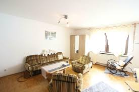 Die wohnung besteht aus einem großen wohnraum, schlafraum sowie ein weiteres zimmer. 1 Zimmer Wohnung Zum Verkauf 78532 Baden Wurttemberg Tuttlingen Mapio Net
