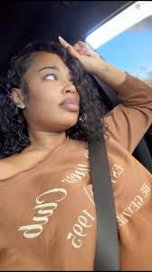 The weather is giving BIPOLAR!!!! Idk whether to keep my air