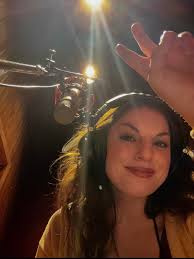 In my happy place 🎶🎧🎤 poo yiiieee today got honky tonk as hell