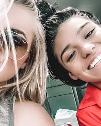 Hannah McDowell (@hannahchaise) • Instagram photos and videos