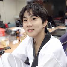 Hourly Jungwon On Twitter Fandom Kpop Boyfriend Material I Am Awesome