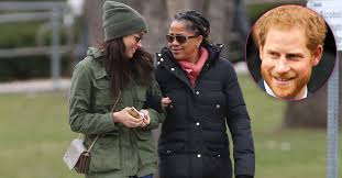 Meghan markle nearly broke down in tears during an interview with itv news regarding the press's and those moms who would like to also be adults from time to time aren't bad moms, even in the. Meghan Markle Wants Mom Doria Ragland To Walk Her Wedding Aisle