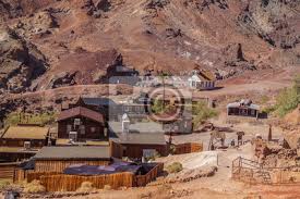 Kalifornien ist für seinen entspannten lifestyle weltbekannt: Calico Ist Eine Geisterstadt In San Bernardino County Kalifornien Wandsticker Bernardino Tour Tourismus Kaliko Myloview De