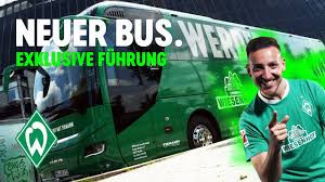 Als der mannschaftsbus des bvb am spielereingang parkte, ging die vordertür nicht auf. Neuer Sv Werder Bremen Mannschaftsbus Exklusive Fuhrung Mit Kevin Mohwald Youtube