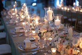 Set the table in autumn style with these stunning fall table decorating ideas. Dinner Party Table Setting Ideas Mariage En Hiver Decoration Table Anniversaire Decoration Florale Mariage