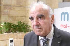 President refuses to be drawn in