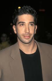 This vrienden foto contains pak, pak, stel kleren, kostuum van kleding, driedelig pak, and driedelige pak. Zoe Buckman Who Is David Schwimmer S Wife Who Magazine