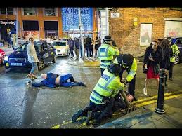 Il dramma di eve, depressa dopo l'attentato al concerto di ariana grande: Attentato A Manchester 23 Maggio 2017 Morti E Terrore Youtube