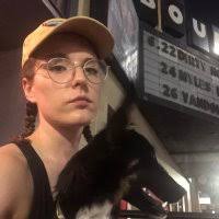 Sam Karas (@sammiecarrots)