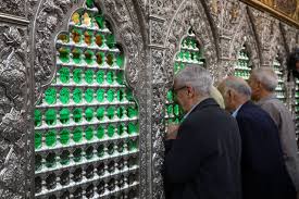 تصاویر دیده‌نشده از حضور سپهبد شهید باقری در حرم حضرت امام حسین (علیه‌السلام)