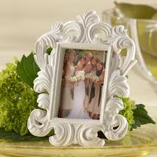 I segnaposto per il matrimonio rappresentano un piccolo vezzo e riescono a dare quel tocco in più d'eleganza che dimostra quanto l'intera cerimonia sia stata curata in ogni dettaglio. A Buon Mercato All Ingrosso Elegante Bianco Baroque Photo Frame Segnaposto Per Matrimoni Supporto Di Carta O Cornice 100 Pz Lotto Spedizione Gratuita Frame Wholesale Frame Weddingframe Frame Aliexpress