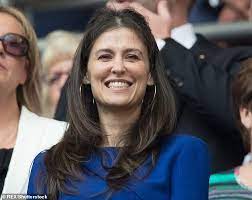 She is the beautiful wife of french soccer player olivier giroud. Olivier Giroud Stayed At Chelsea In January As A Result Of Membership Director Is Pals With Frenchman S Spouse Techbiya