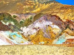 Green is weathered volcanic tuff. Painter S Palette Bild Von Death Valley Nationalpark Inyo County Tripadvisor