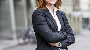 Petra gössi, nationalrätin und präsidentin der fdp, ist fasziniert von der aktualität der bibel. Ahv Steuer Deal Fdp Prasidentin Gossi Kontert Sp Chef Levrat Rentenalter 65 Fur Frauen Ist Nicht Vom Tisch Grenchner Tagblatt