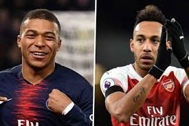 Dan beberapa orang pemain inti dan beberapa pemain cadangan. 10 Daftar Pemain Bola Dengan Lari Tercepat Di Dunia Siapa Saja