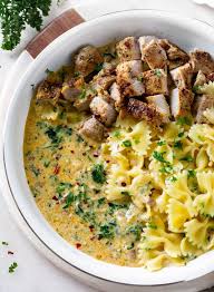 Chicken Florentine Pasta An Easy Creamy Chicken And Pasta Dinner Recipe With Bowtie Pasta Pasta Dinner Recipes Spinach Pasta Recipes Chicken Florentine Pasta