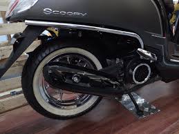 Siapa yang bisa memodifikasi motor scoopy? Tiga Official Modif Ahm Di Launching Honda All New Scoopy Surabaya Ajib Bener Motorrio