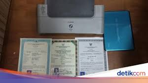 Untuk pencetakan sertifikat dalam jumlah besar, kertas manila sangat ideal, dari segi jumlah dan karena itu, kertas ini sangat cocok digunakan sebagai sertifikat kosong (sertifikat yang ditulis dan. Ketahuan Pakai Ijazah Palsu 3 Sekuriti Gbk Ditangkap Polisi