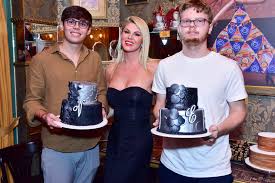 PORTAL ANA BITTAR: Val Marchiori celebra os 18 anos dos filhos gêmeos Eike  e Victor