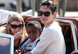 Sandra annette bullock is a name very few won't recognize. Even Sandra Bullock S Son Thinks She Should Get With George Clooney