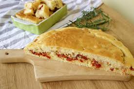 · la crostata salata a base morbida e' una ricetta che sta girando sul gruppo facebook da settimane, e' diventato un vero e proprio tormentone e non potevo non provarla anch'io. Torta Salata Morbida La Ricetta Della Torta Salata In Versione Piu Soffice