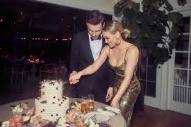 I … hillary duff on her wedding day (lovely) hair, makeup, gown. Inside Hilary Duff And Matthew Koma S Wedding At Home In L A Vogue