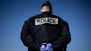 Un Policier Victime De Racisme Porte Plainte Contre La Police Accusee D Etouffer L Affaire
