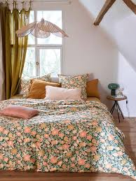 Il vous suffit de mélanger une housse de couette fleurie à des draps en lin lavé unis (ou inversement) et d'y ajouter une ou deux taies. Housse De Couette Percale De Coton Fleuri Vintage Vert Maison Vetement Et Deco Cyrillus