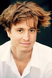 His mother was a violinist and his father was a choirmaster. Ki Kell Nyitnunk Magunkat Beszelgetes Wunderlich Jozseffel Szinhazi 10 Perc