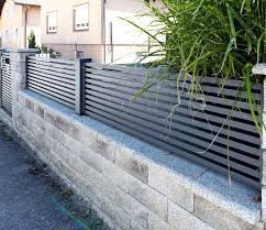 Lamellen Zaune Zaune Mit Querprofil Zaune Und Tore Aluzaune Kollarits Alu Zaun Zaune Und Tore Vorgarten Zaun