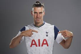 The official tottenham hotspur facebook page. Bale Y Reguilon Posan Con La Camiseta Del Tottenham As Com