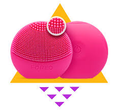 Luna play plus takes everything you love about the tiny but mighty luna play and adds that little extra plus you need for a perfect complexion. Foreo Luna Play I Sonic Gesichtsreiniger Fur Gesunde Haut