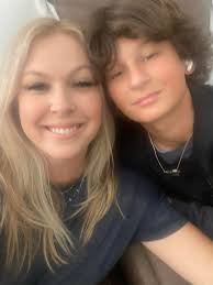 Muchas gracias. Cantan muy bonito. ¡Felicidades! Saludos desde Guadalajara,  Jalisco. MÉXICO.