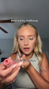 What Mascara Does Daisy Kent Use