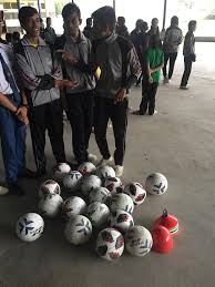 Webwinkel van de voetbaltrainer met praktische producten voor voetbaltrainers met ambitie. Trainer Coach Chavan Ondersteuning Voetbal Nederland Facebook