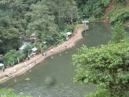 De Pesca En Nanegalito Tourism Ecuador Canal