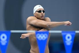 Yohann ndoye brouard remporte aux championnats de france de natation en petit bassin 2018 à montpellier la médaille d'or du 100 mètres dos et du 200 mètres dos2. 99t3g7bibxjyhm