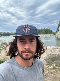 Looking for tour guide or restaurant work in Skagway this season