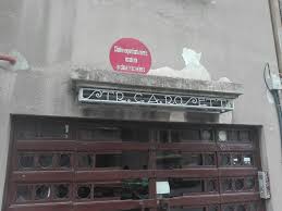 Lista clădirilor din bucureşti cu risc ridicat de prabusire in caz de cutremur a fost publicata de primaria bucuresti, pe 29 aprilie lista imobilelor expertizate tehnic din punct de vedere al riscului seismic cuprinde 187 imobile încadrate în clasa i de risc seismic care prezintă pericol public şi 184 imobile. Reportaj Bucuresti Orasul Bulinelor Rosii News Ro