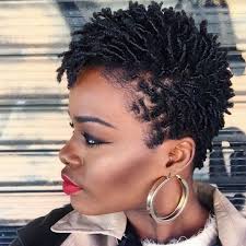 Hello ladies, alors je ne sais pas si vous vous souvenez de mon petit délire capillaire?? Idees De Coiffures Pour Les Fetes Sur Cheveux Crepus Courts