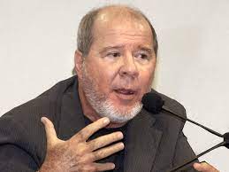 Mendonça, que esteve envolvido diretamente no escândalo do mensalão, foi absolvido em 2012 pelo supremo tribunal federal. Mck Fsj7x4sixm