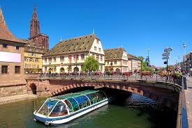 Batorama Decouverte De Strasbourg En Bateau 18 Place De La Cathedrale Cathedrale Strasbourg Decouverte