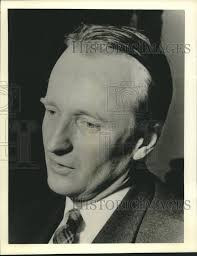 1960 Press Photo Rene Hardy, author of the new novel, "The Lost Sentinel"