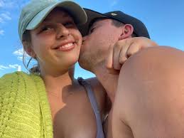 Cassandra Mayhew (@cassie.mayhew) • Instagram photos and videos