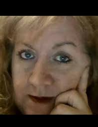 Renee Kruse's Instagram, Twitter & Facebook